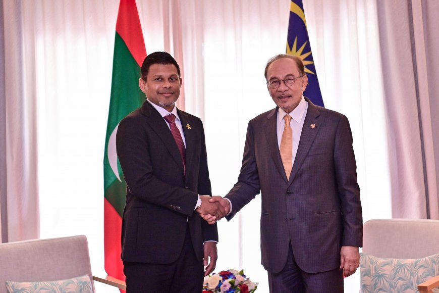 ރައީސުލްޖުމްހޫރިއްޔާގެ ނައިބު މެލޭޝިއާގެ ބޮޑުވަޒީރުގެ އަރިހަށް އިޙްތިރާމުގެ ޒިޔާރަތެއް ކުރައްވައިފި