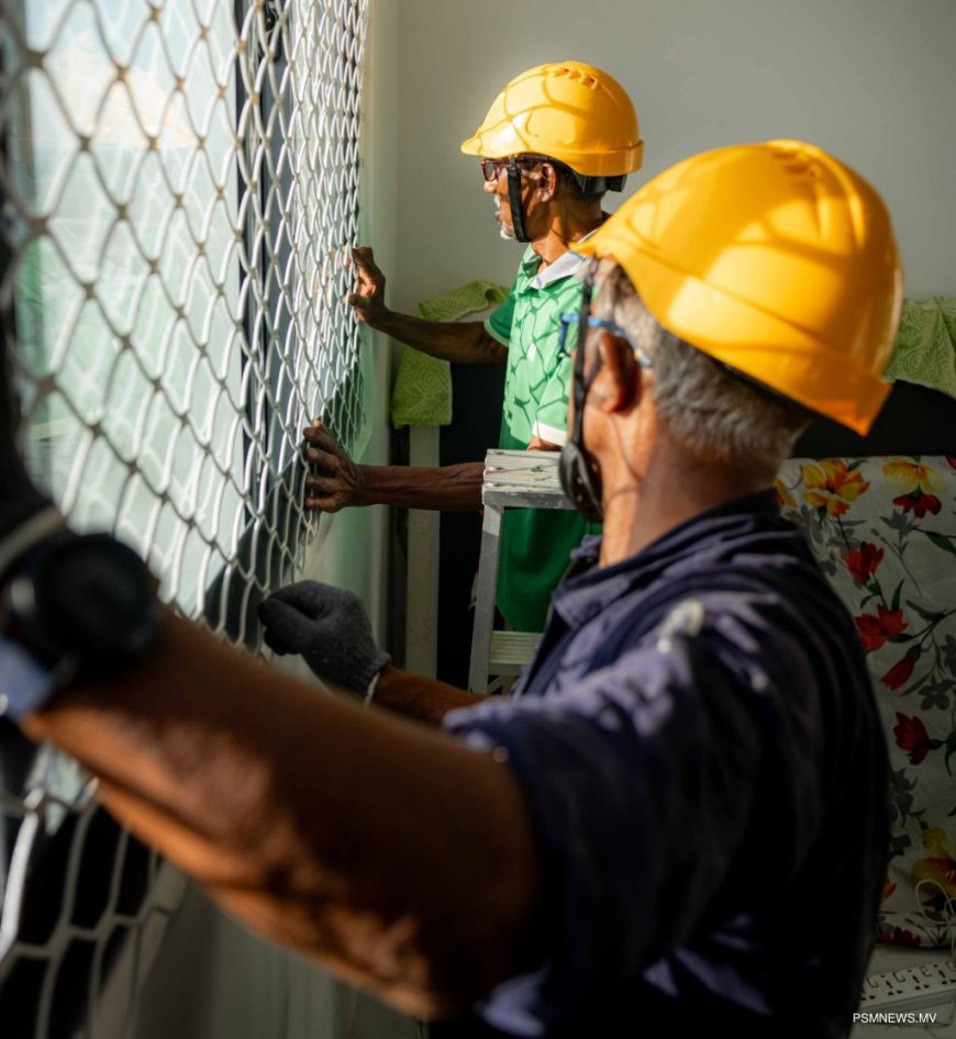 އެޗްޑީސީގެ 220 އެޕާޓްމަންޓެއްގައި ރެއިލިން ހަރުކޮށްފި